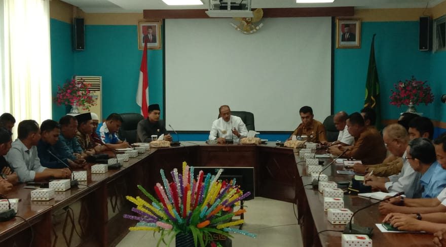 Bupati Natuna Adakan Rapat, Sepakat Terima 30 Kapal Cantrang